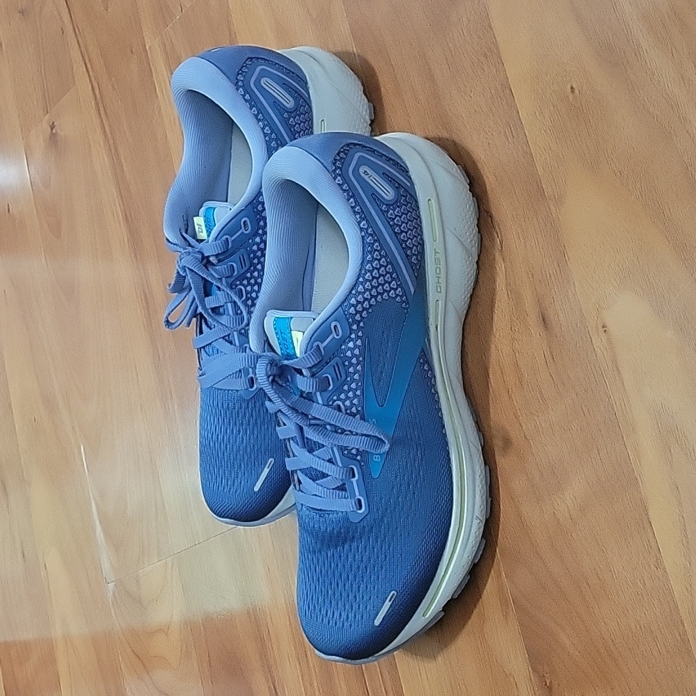 Brooks Ghost women size 9.5